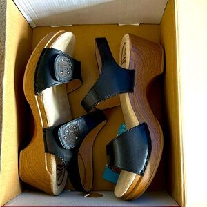 Dansko Sonnet Women’s Sandals NIB/ SZ 39EU/8-8.5 USA Black, full grain